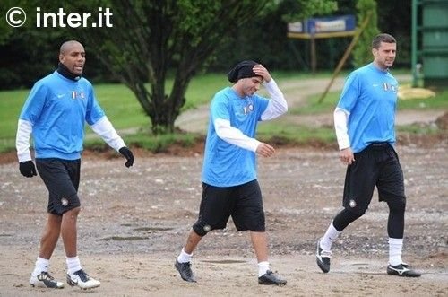 Sneijder, Chivu si Balotelli convocati de Inter! Vezi ce capcana le pregateste Barcelona!_28