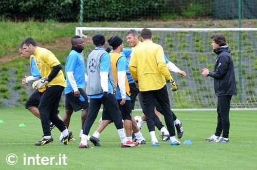 Sneijder, Chivu si Balotelli convocati de Inter! Vezi ce capcana le pregateste Barcelona!_34