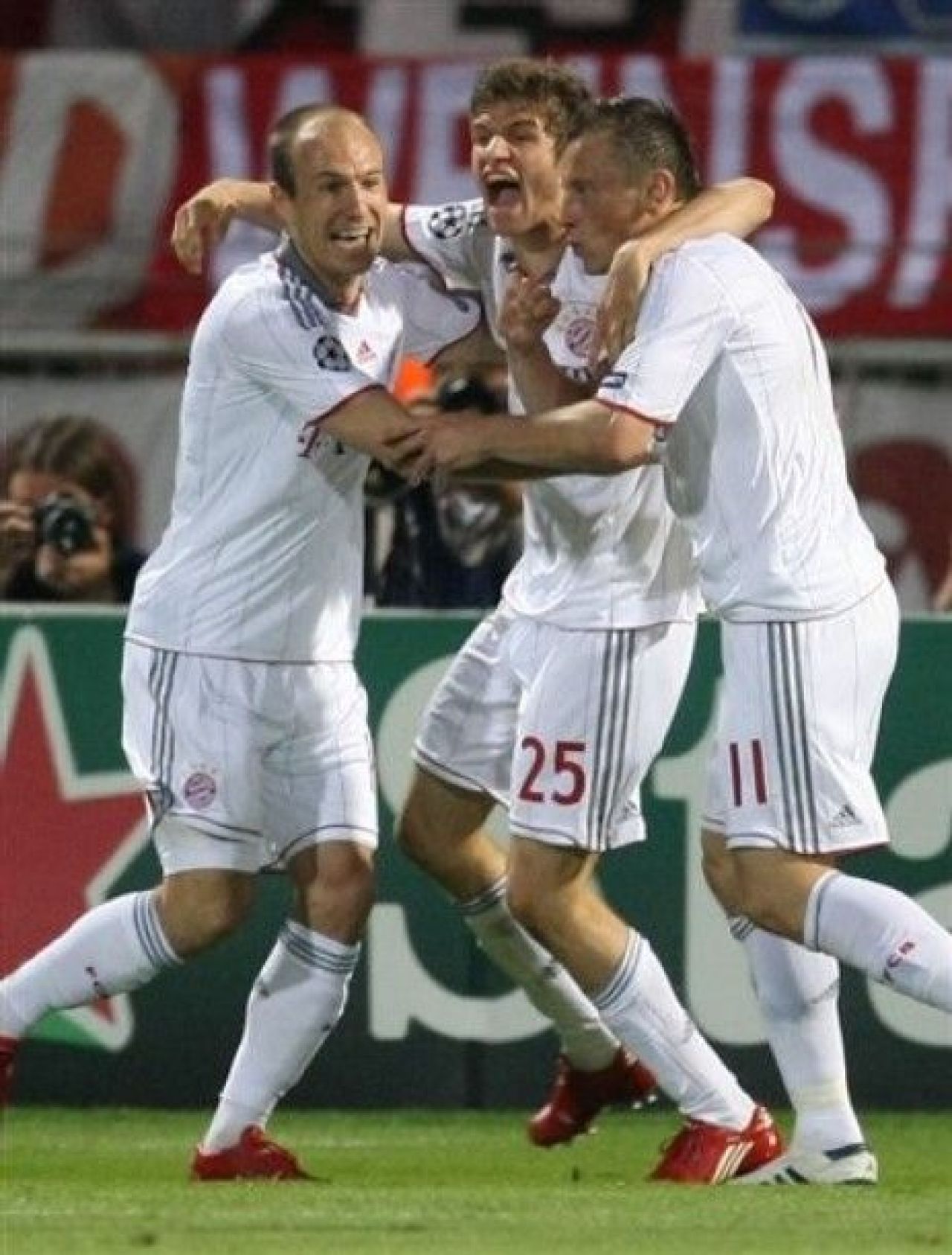 Bayern in finala Ligii: Lyon 0-3 Bayern! Super hattrick Ivica Olic! Vezi golurile 3D_14