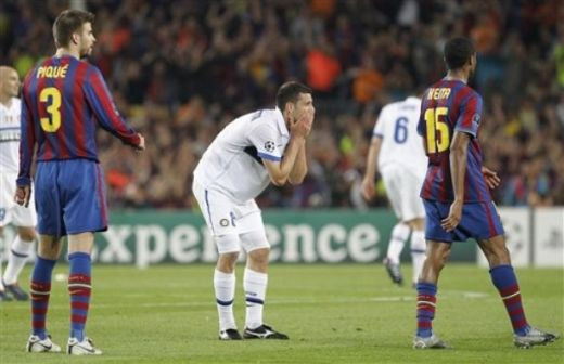 Pentru ce a fost eliminat Motta de la Inter! Vezi cum l-a luat de ceafa pe Busquets:_4