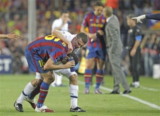 Pentru ce a fost eliminat Motta de la Inter! Vezi cum l-a luat de ceafa pe Busquets:_7