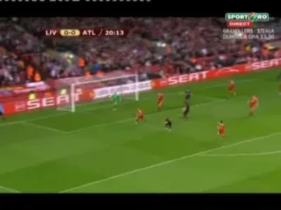 VIDEO / Vezi cum a ajuns Simao sa-i faca galerie lui Liverpool din tribuna!