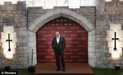 VIDEO + FOTO: GALACTIC vs GLADIATOR: Cristiano Ronaldo convins sa se dea pe rugby!_3