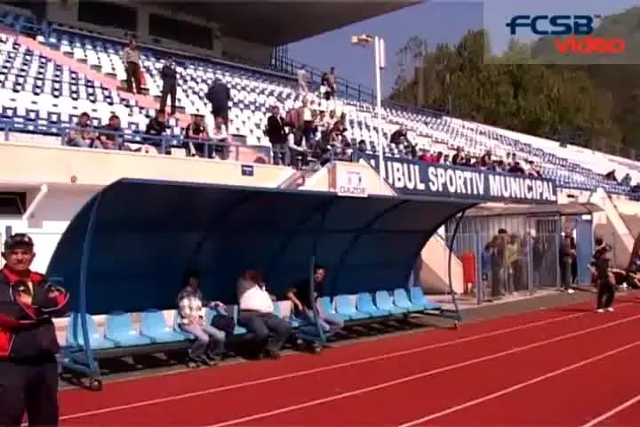 VIDEO Steaua s-a antrenat alaturi de fani la Valcea! Cum ii pregateste Stoichita pentru Alba Iulia!