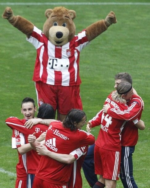 VIDEO Bayern, CAMPIOANA in Bundesliga! Vezi hattrick-ul lui Muller si bucuria de la final!_11