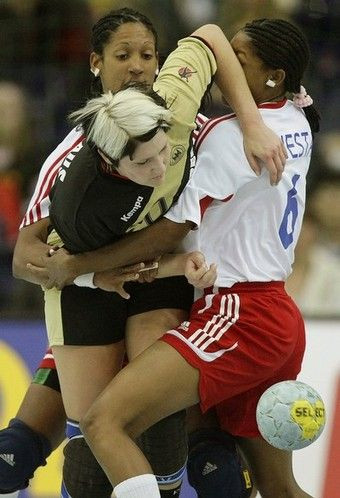 Cu ele ne batem pentru GLORIE: vezi ce jucatoare se ocupa de freza fetelor de la Viborg!_5