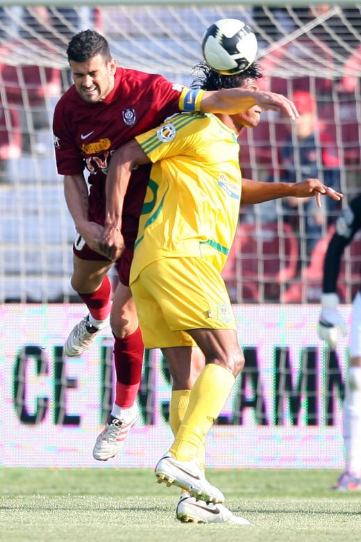 Derby low-Costly! CFR-ului i-a fost refuzat un penalty! Vezi imagini!_4