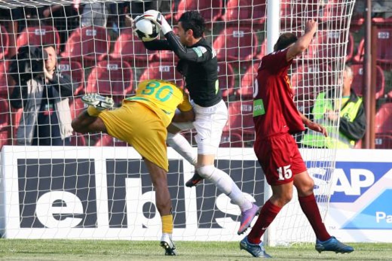 Derby low-Costly! CFR-ului i-a fost refuzat un penalty! Vezi imagini!_6