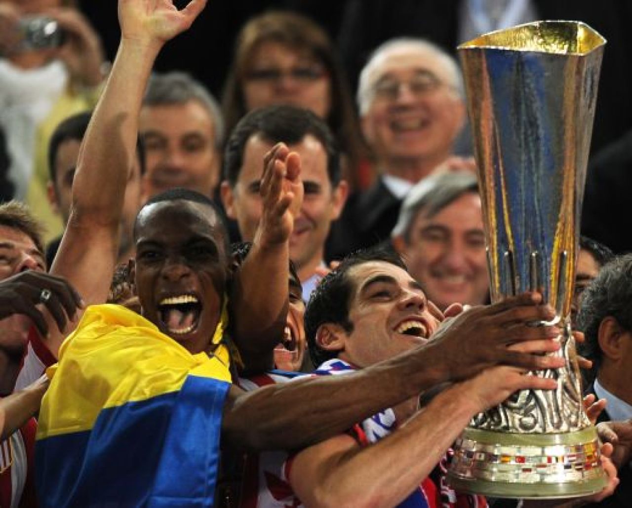VIDEO / ATLETICO castiga Europa League! Forlan este EROUL de la Hamburg!_7