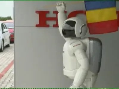 Vezi mesajul lui ASIMO pentru nationala Romaniei de fotbal!