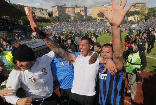 SUPER VIDEO Chivu a ridicat trofeul! Vezi premierea lui Inter!_11