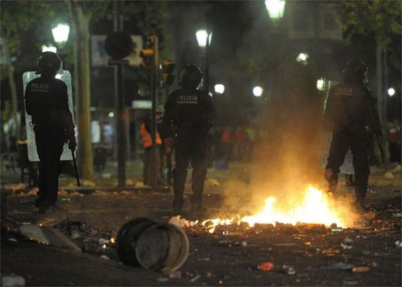 VIDEO / Fanii Barcelonei au facut PRAPAD in oras! Cum au sarbatorit fanii in centrul Madridului:_2