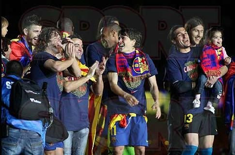 VIDEO / Emotionant! Ce mesaje le-au transmis jucatorii Barcei fanilor de pe Camp Nou:_6