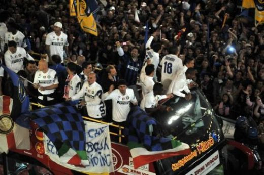 Jucatorii lui Inter l-au atacat pe Totti: 