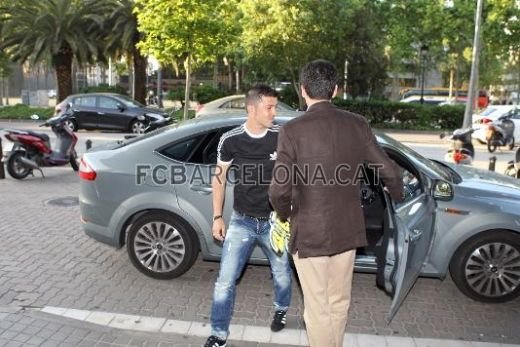 VIDEO Nebunie pe Camp Nou! 25.000 de oameni au venit sa-l vada pe David Villa!_2