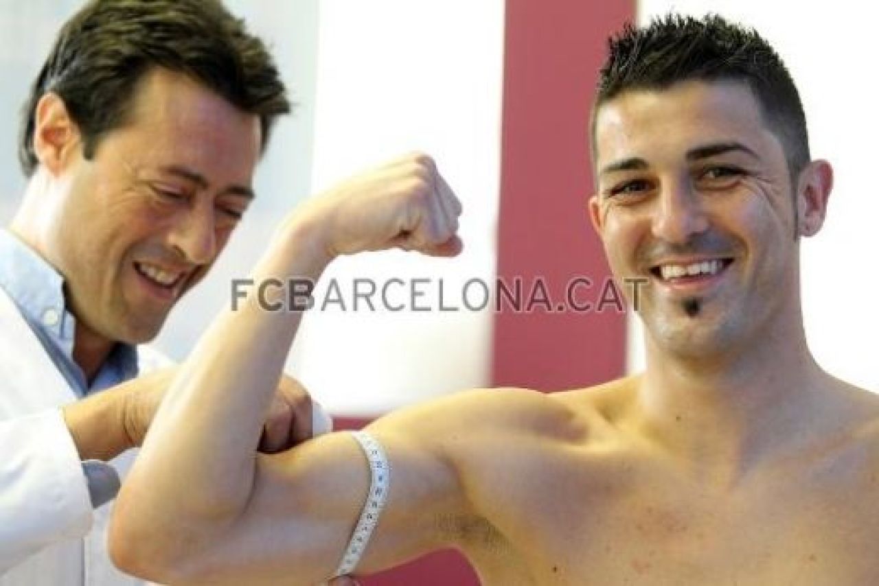 VIDEO Nebunie pe Camp Nou! 25.000 de oameni au venit sa-l vada pe David Villa!_7