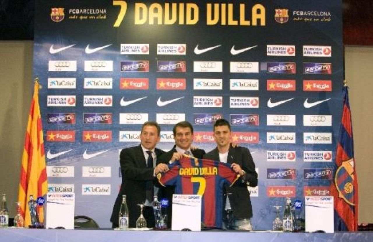 VIDEO Nebunie pe Camp Nou! 25.000 de oameni au venit sa-l vada pe David Villa!_17