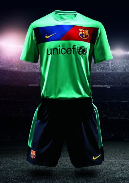 SUPER FOTO / Barcelona va juca in echipament VERDE!_6