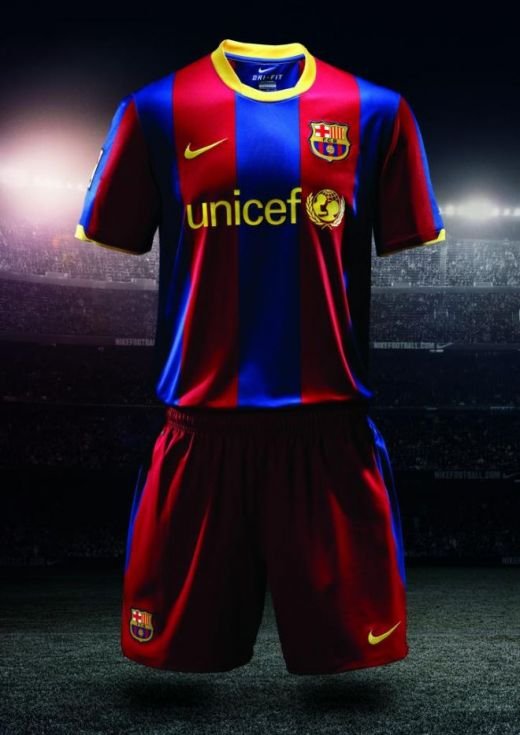 SUPER FOTO / Barcelona va juca in echipament VERDE!_7