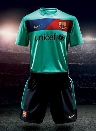 SUPER FOTO / Barcelona va juca in echipament VERDE!_32