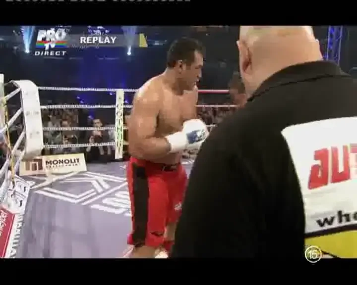 VIDEO exclusiv / Iftimoaie, eroul serii la K1 Bucuresti! A terminat in picioare meciul cu Ray Sefo!