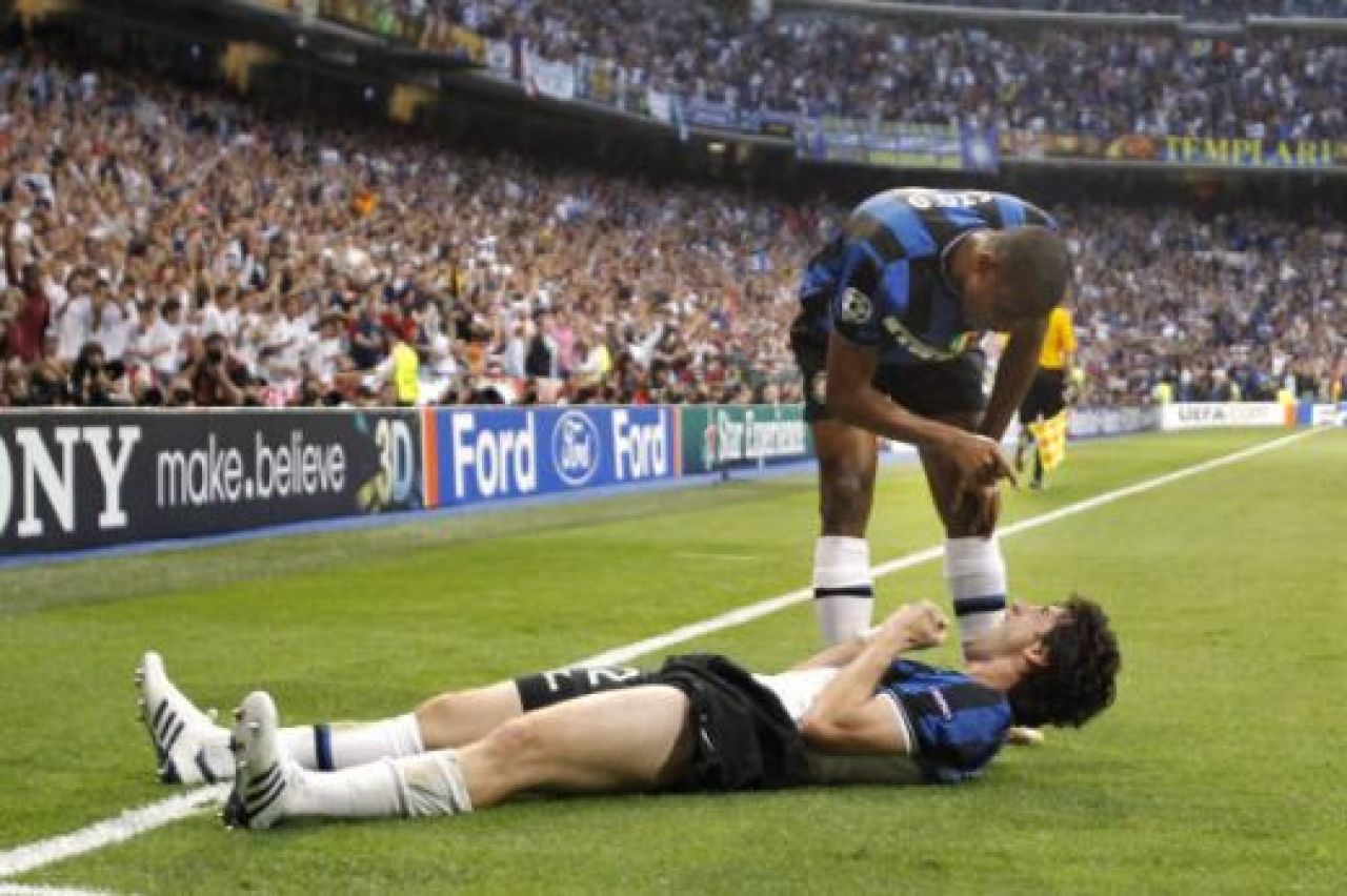 EL PRINCIPE Milito, cel mai bun om al finalei! Vezi golurile si driblingul sezonului in Liga 3D:_7