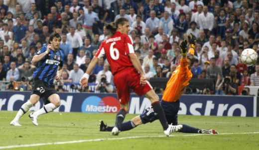 EL PRINCIPE Milito, cel mai bun om al finalei! Vezi golurile si driblingul sezonului in Liga 3D:_12