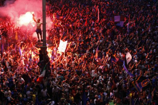 VIDEO / Jucatorii lui Inter sunt EROI la Milano! Vezi cum au fost primiti pe San Siro:_4