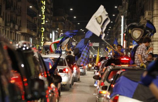VIDEO / Jucatorii lui Inter sunt EROI la Milano! Vezi cum au fost primiti pe San Siro:_11