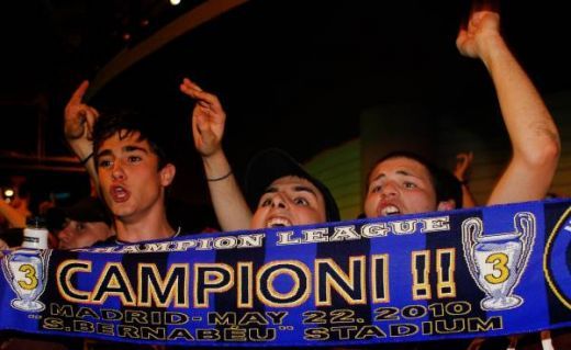 VIDEO / Jucatorii lui Inter sunt EROI la Milano! Vezi cum au fost primiti pe San Siro:_16