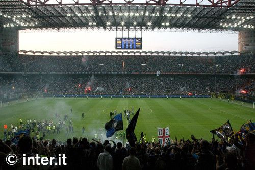VIDEO / Jucatorii lui Inter sunt EROI la Milano! Vezi cum au fost primiti pe San Siro:_21