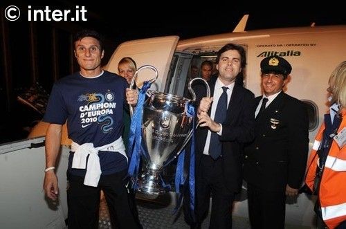 VIDEO / Jucatorii lui Inter sunt EROI la Milano! Vezi cum au fost primiti pe San Siro:_35