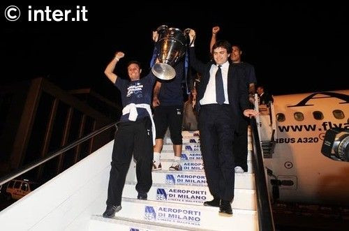 VIDEO / Jucatorii lui Inter sunt EROI la Milano! Vezi cum au fost primiti pe San Siro:_36