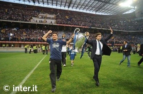 VIDEO / Jucatorii lui Inter sunt EROI la Milano! Vezi cum au fost primiti pe San Siro:_39