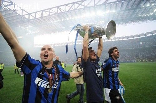 VIDEO / Jucatorii lui Inter sunt EROI la Milano! Vezi cum au fost primiti pe San Siro:_42