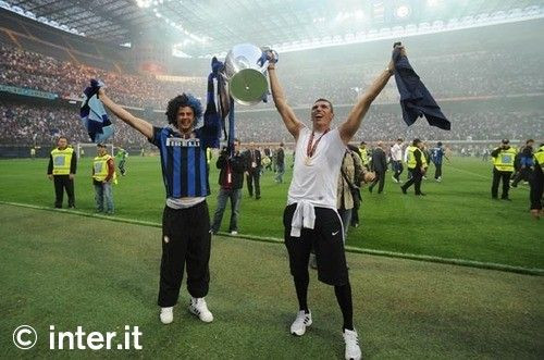 VIDEO / Jucatorii lui Inter sunt EROI la Milano! Vezi cum au fost primiti pe San Siro:_45