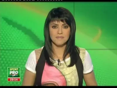 VIDEO / EXPLOZIV! O masina s-a facut scrum, vezi cum a scapat soferul de 61 de ani