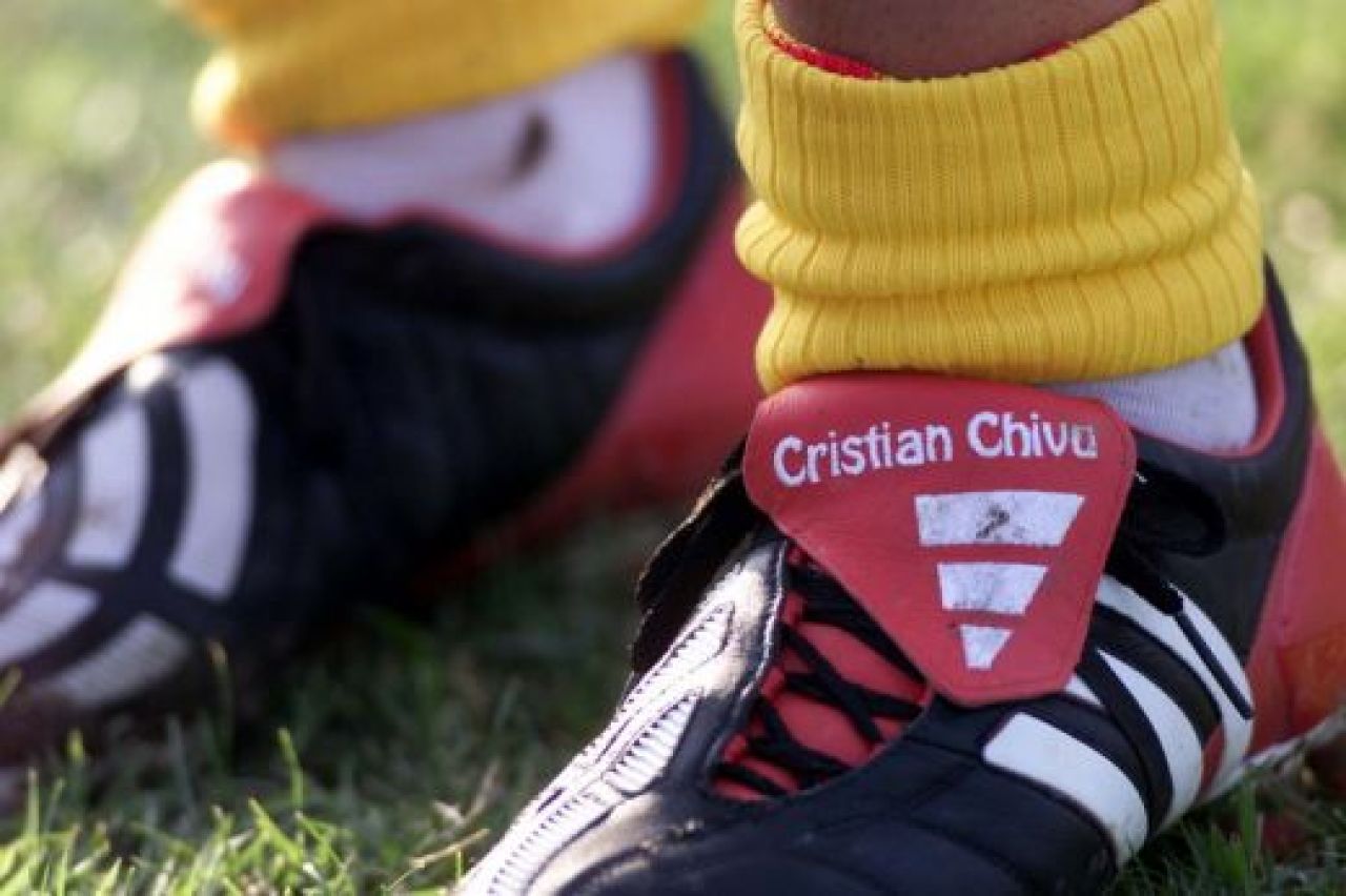 6 super poze cu Chivu! Vezi cum arata capitanul nationalei in urma cu 10 ani!_3