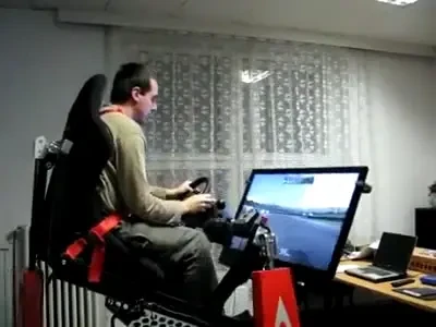 Iti plac jocurile cu masini? VIDEO: Cel mai adevarat simulator de Formula 1!