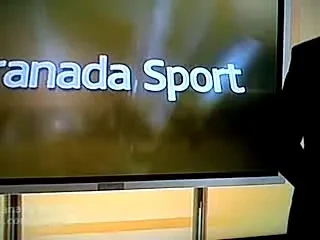 VIDEO! Benitez a castigat din nou trofeul Ligii cu Liverpool! Pe scena de teatru :)