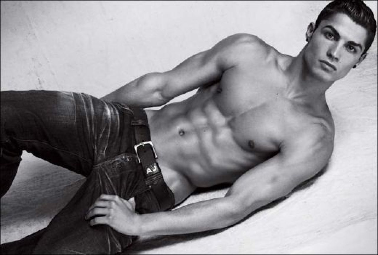 SUPER FOTO si VIDEO: Noua iubita a lui Cristiano Ronaldo i-a innebunit pe toti! Vezi super imagini!_10