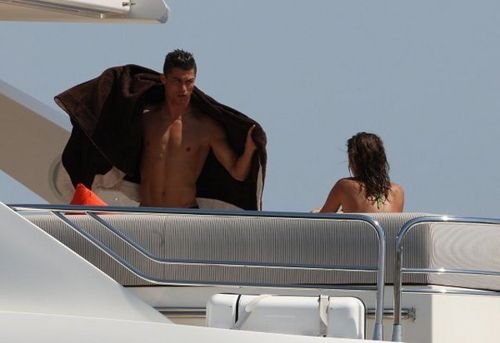 SUPER FOTO si VIDEO: Noua iubita a lui Cristiano Ronaldo i-a innebunit pe toti! Vezi super imagini!_17