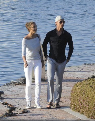 SUPER FOTO si VIDEO: Noua iubita a lui Cristiano Ronaldo i-a innebunit pe toti! Vezi super imagini!_20
