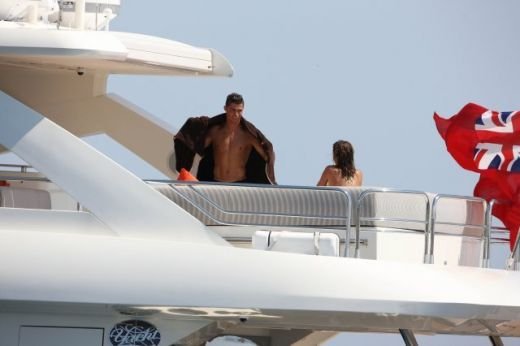 SUPER FOTO si VIDEO: Noua iubita a lui Cristiano Ronaldo i-a innebunit pe toti! Vezi super imagini!_26