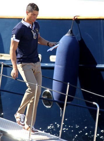 SUPER FOTO si VIDEO: Noua iubita a lui Cristiano Ronaldo i-a innebunit pe toti! Vezi super imagini!_27