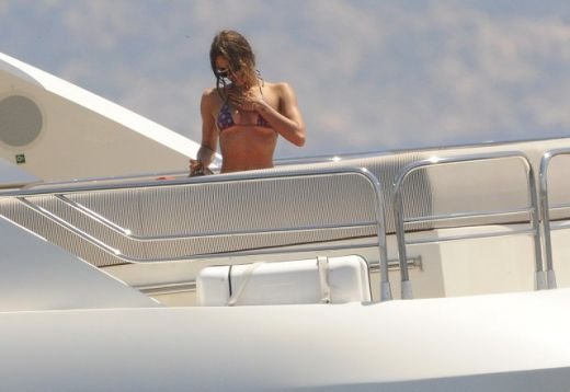 SUPER FOTO si VIDEO: Noua iubita a lui Cristiano Ronaldo i-a innebunit pe toti! Vezi super imagini!_33