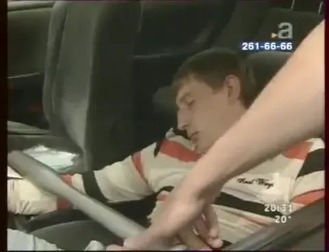 SENZATIE: Cum s-a sfarsit o cursa in centrul orasului:&nbsp;a adormit la locul accidentului!