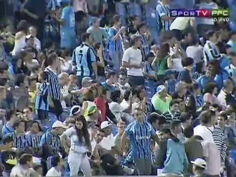 VIDEO ACCIDENTAREA care le-a dat fiori brazilienilor! Vezi cum i-au RUPT piciorul unui atacant!