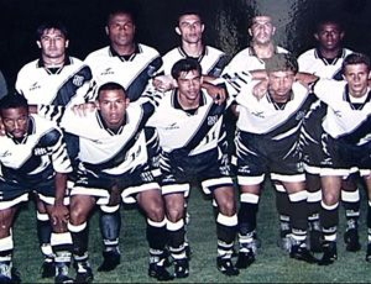 Povestea lui Luis Fabiano! A invatat fotbalul cu o portocala, mama lui a fost rapita si fanii i-au facut cel mai tare HIT rap!_3