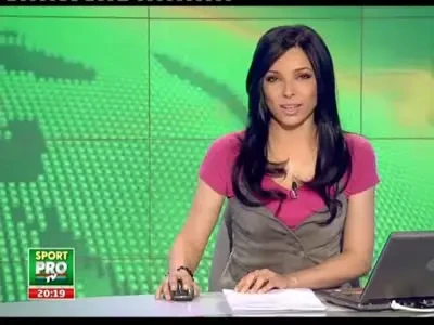 35 de m are cea mai mare&nbsp;vuvuzela din lume!&nbsp;Ii dai bip si canta!&nbsp;VIDEO: